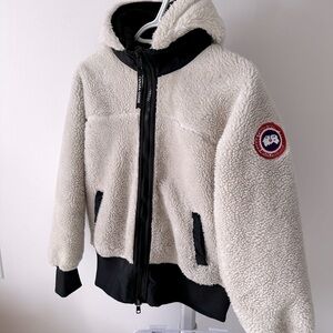 Canada Goose Women's Black and Cream Fleece Jacket